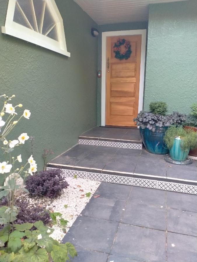 Amberly House Rotorua Bed and Breakfast Buitenkant foto